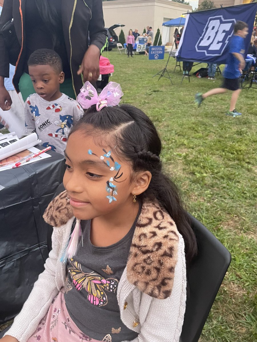 Courtney Decker tweet media