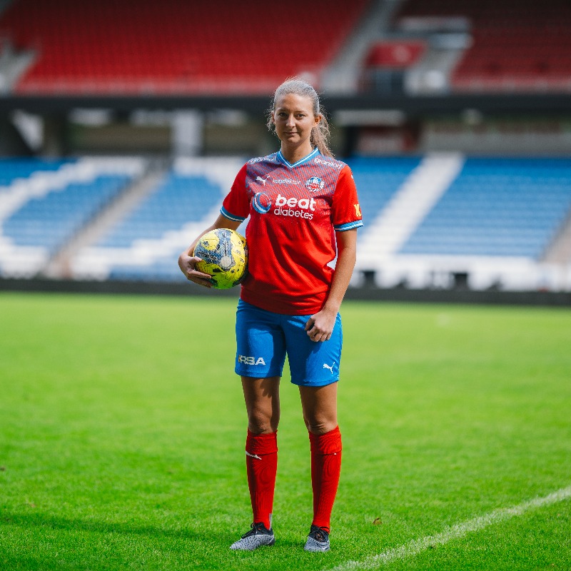 HelsingborgsIF's tweet photo. 📄✍️ | Helsingborgs IF välkomnar 27-åriga Kajsa Arthursson till föreningen. Den välmeriterade centrala mittfältaren kommer närmast från spel i Elitettan-laget Jitex BK.