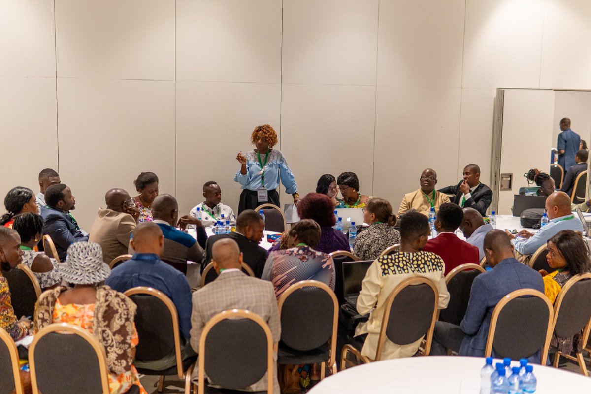 Afsafrica's tweet photo. Day 2 of the #CongoBasinConvening is off to a focused start with participants diving deep into group discussions. Today's mission? Identifying shared challenges, gaps, and opportunities to boost food sovereignty and agroecology in the region. 

Guiding these essential conversations are our seasoned co-facilitators: Joséphine Atangana spearheading discussions on food systems, Manassé Lwino Mukenge enlightening us on climate change, Dr. Mbalassa delving into biodiversity and conservation, and Dr. Joseph Amuri Nyembo shining a spotlight on the crucial intersection of indigenous people and human rights. 

#FoodSovereignty #FoodSystems #Agroecology #CongoBasin