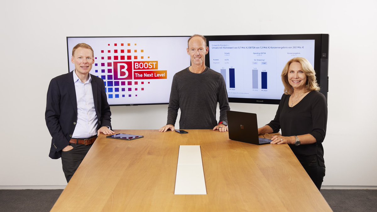 Communicating the half-year figures for 2023 with Karin Schlautmann and Rolf Hellermann. We look back on a good first half of 2023 and are happy with Bertelsmann’s business performance!