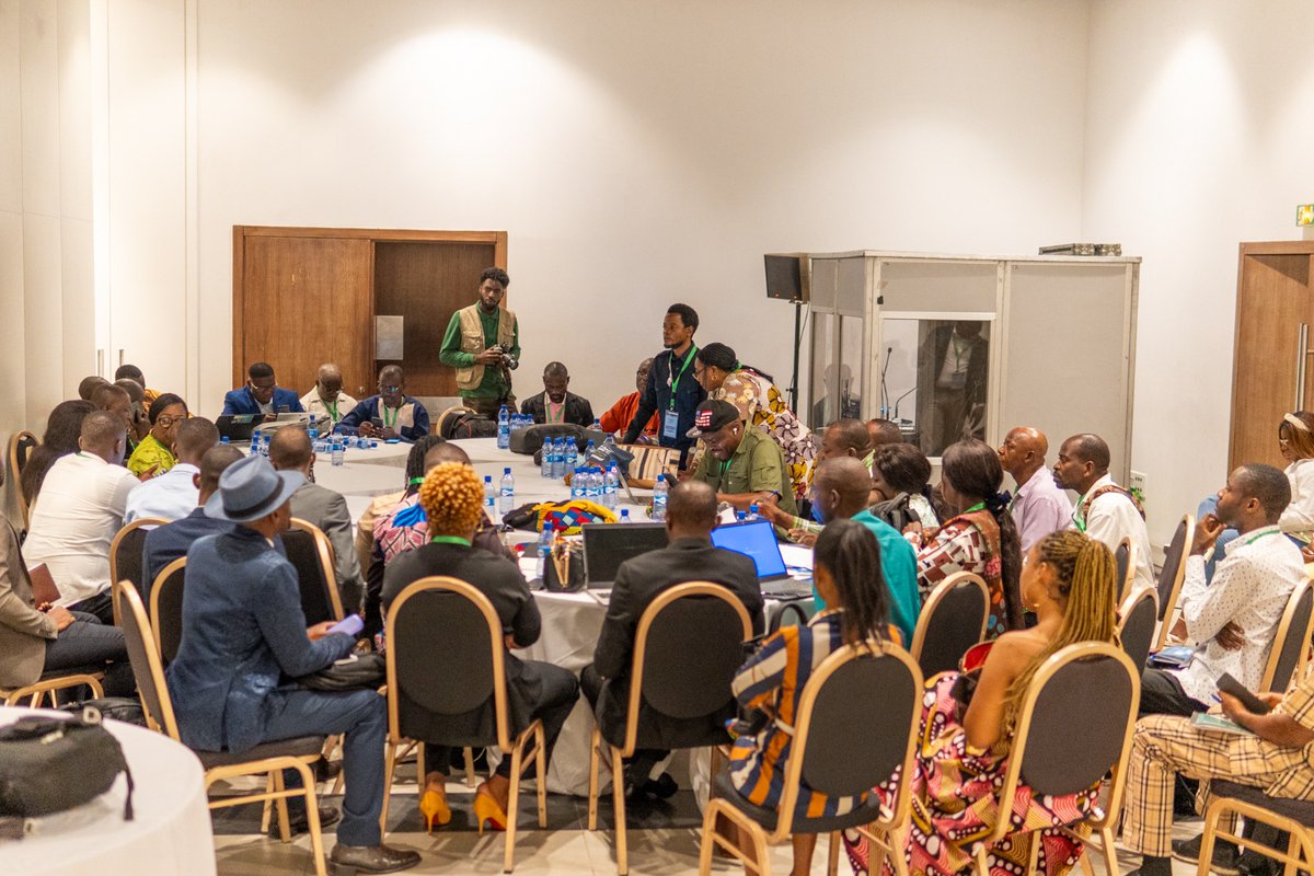 Afsafrica's tweet photo. Day 2 of the #CongoBasinConvening is off to a focused start with participants diving deep into group discussions. Today's mission? Identifying shared challenges, gaps, and opportunities to boost food sovereignty and agroecology in the region. 

Guiding these essential conversations are our seasoned co-facilitators: Joséphine Atangana spearheading discussions on food systems, Manassé Lwino Mukenge enlightening us on climate change, Dr. Mbalassa delving into biodiversity and conservation, and Dr. Joseph Amuri Nyembo shining a spotlight on the crucial intersection of indigenous people and human rights. 

#FoodSovereignty #FoodSystems #Agroecology #CongoBasin