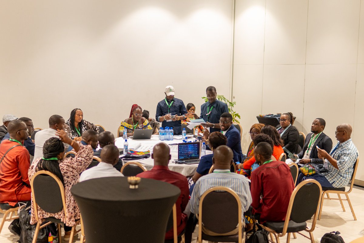 Afsafrica's tweet photo. Day 2 of the #CongoBasinConvening is off to a focused start with participants diving deep into group discussions. Today's mission? Identifying shared challenges, gaps, and opportunities to boost food sovereignty and agroecology in the region. 

Guiding these essential conversations are our seasoned co-facilitators: Joséphine Atangana spearheading discussions on food systems, Manassé Lwino Mukenge enlightening us on climate change, Dr. Mbalassa delving into biodiversity and conservation, and Dr. Joseph Amuri Nyembo shining a spotlight on the crucial intersection of indigenous people and human rights. 

#FoodSovereignty #FoodSystems #Agroecology #CongoBasin