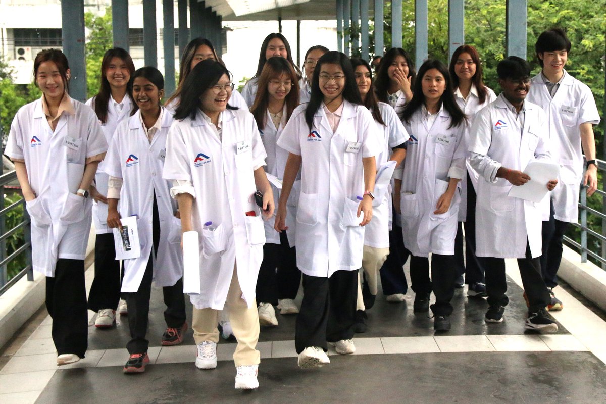 Pleased to present our latest Doctor Follows Program in Chiang Mai. This is our late summer program with 16 students. The program provides international school students with 20 hours of medical observation in multiple different departments.
volunteerthailand.org/doctor-follows…