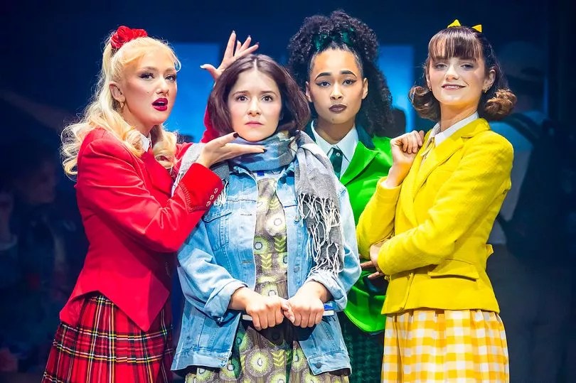EM_Theatre's tweet photo. @RoyalNottingham 5* review for @HeathersMusical https://t.co/fJRrCXlP6P Heathers is a slick, energetic production that is driven along by a young and highly talented ensemble. Technically flawless, with some impressive lighting picking out the Heathers’ characters and colours ... https://t.co/5KdGN5Pp1K