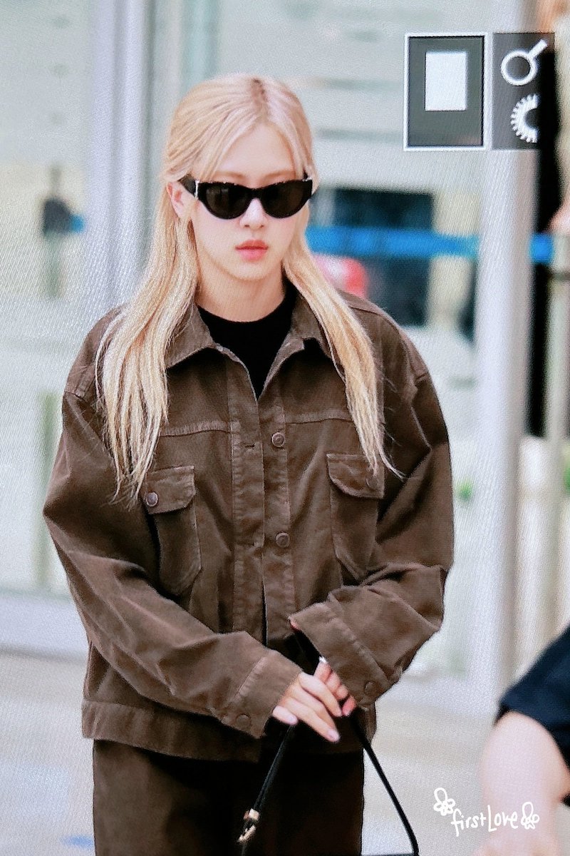 230830 ICN 

채영이 한국와써요😘

#블랙핑크 #로제
#BLACKPINK #ROSÉ
<a href="/BLACKPINK/">BLACKPINKOFFICIAL</a>