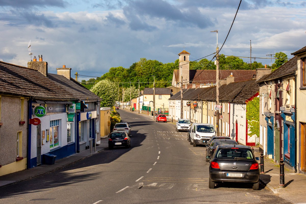 The picturesque village of Ardfinnan is located between Cahir and Clonmel along the River Suir. A large village green by the riverbank provides ample space for people to meet or play sport and is an access point for the Suir Blueway. 

#VisitTipperary
