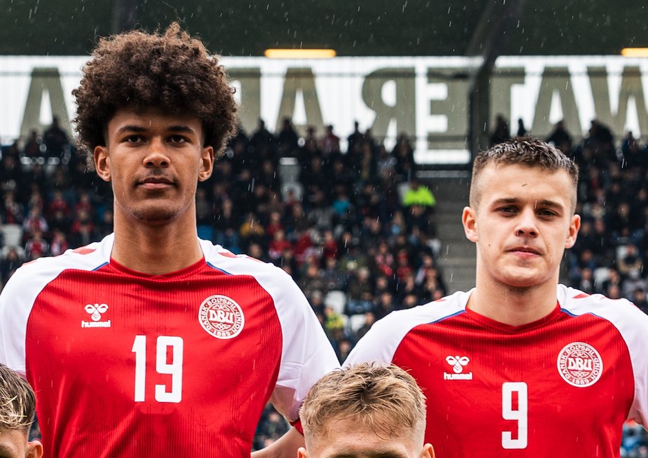 Ross og Otoa udtaget til U/20-landsholdet

Sebastian Otoa og Oliver Ross er udtaget til U/20-landsholdets to venskabskampe mod Frankrig i september.

Læs mere: aabsport.dk/nyheder/2023/a…

#AaB #SuperAaB #HeleNordjyllandsHold