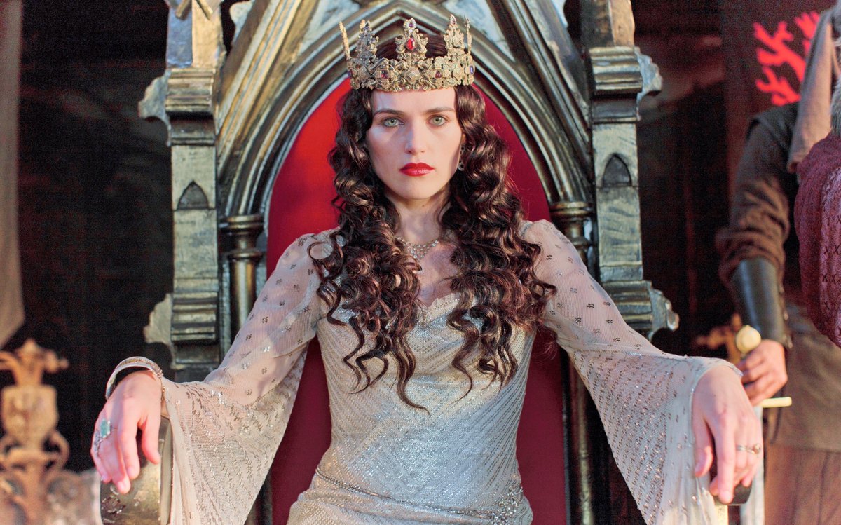 Anthony24380326's tweet photo. How is Katie a queen without her knight Melissa https://t.co/KajdN4NoWs