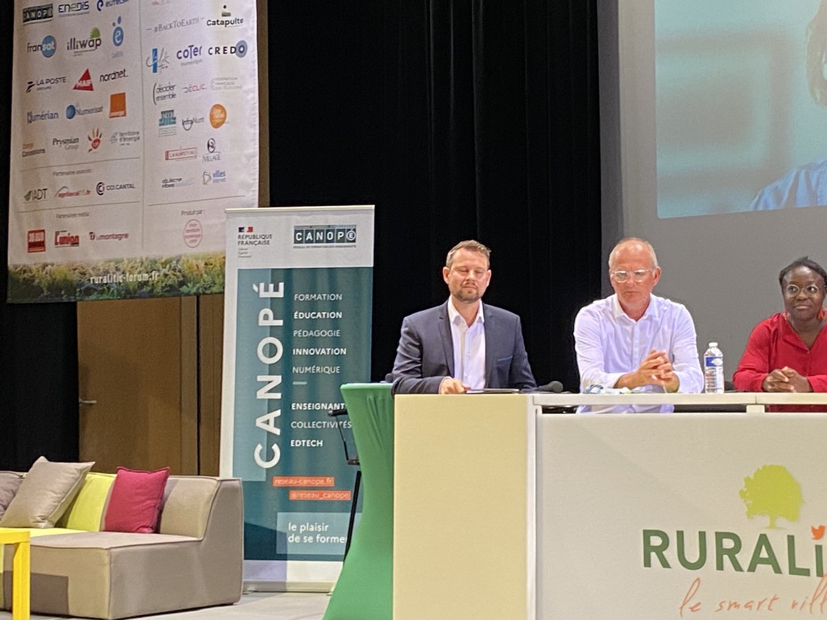 🔌🌱 Agissons pour une #SobriétéNumérique ! Utilisons le numérique de manière utile et collaborative dans l'éducation. Réduisons pollution et gaspillage en maîtrisant nos enregistrements numériques. Ensemble vers un futur numérique responsable ! #ÉducationResponsable 🌍