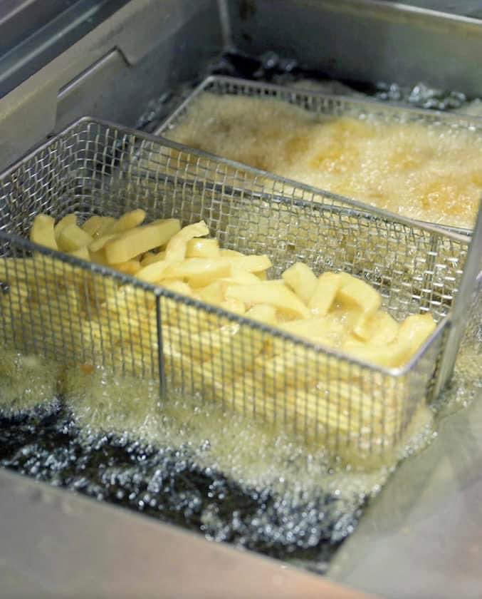 When choosing a #fryingrange, comparing #efficiency ratings can help make an informed decision that suits your needs &amp; your environmental goals 🌳🌏
￼
With the highest efficiency pans on the market, a #kiremko will save up to 50% on your gas bill &amp; halve your #carbonemissions 💚