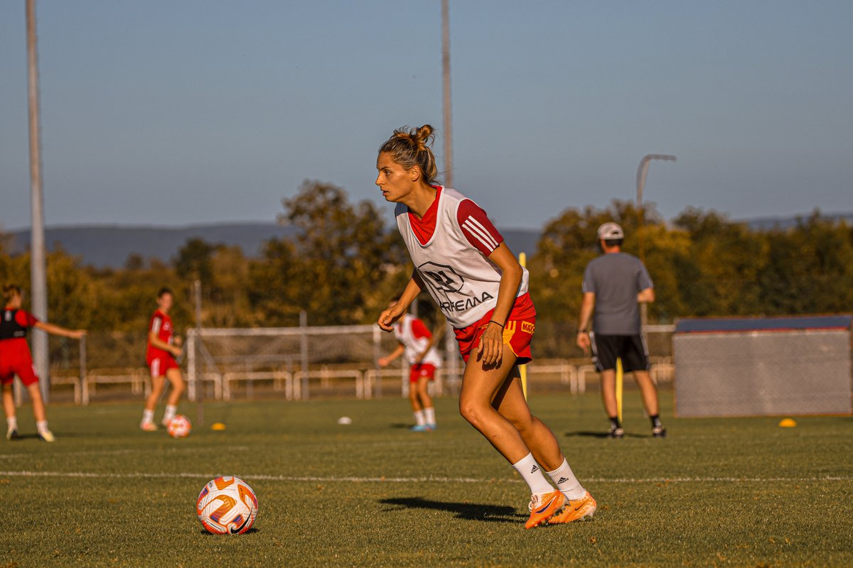 🎙 8 ans après, Sophie Vaysse est de retour au RAF ! Elle est officiellement présentée à la presse.

C’est à suivre en direct sous ce tweet 👇