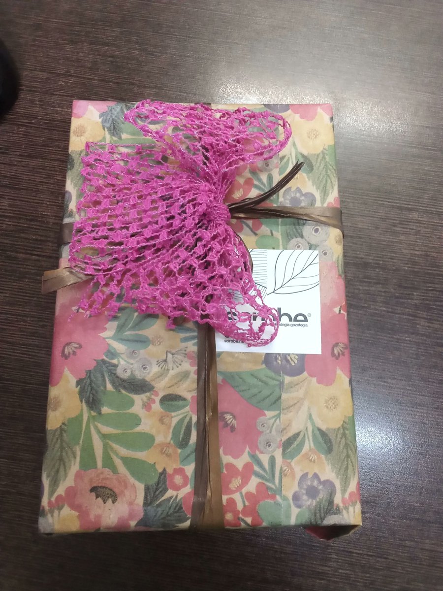 KiroFisio's tweet photo. Hoy nos han sorprendido con CHOCOLATE 😍😍 
Qué bien nos cuidais!!!! 
#agradecidos #regalitos #sorpresa #pacientes #ricorico #graciassss https://t.co/KAsJvNHMKh