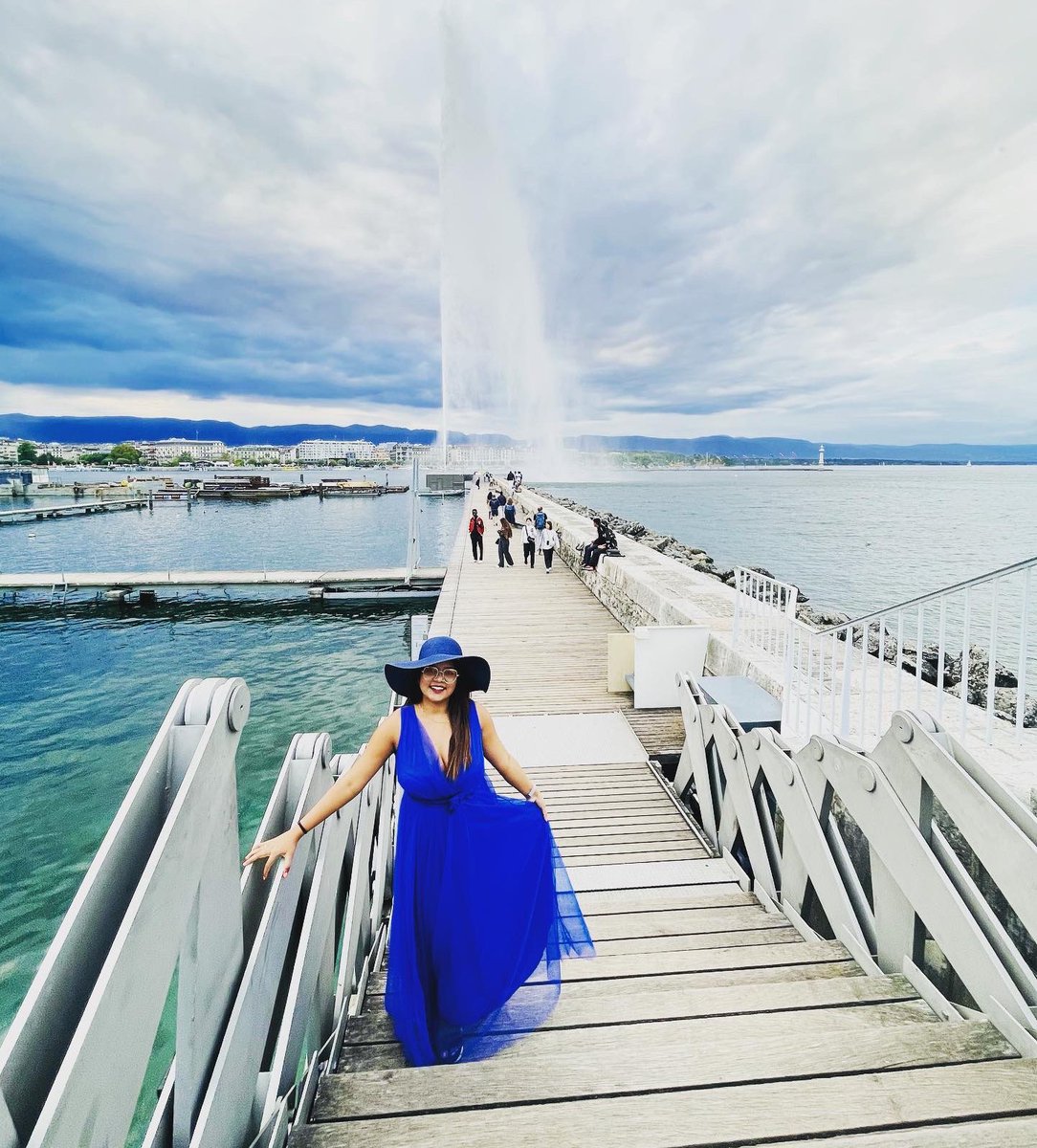 DrRohinighavari's tweet image. जय भीम भाइयों और बहनों 💙
देखो मैंने अपने जन्मदिन पर आप सब का पसंदीदा नीला रंग पहना है तो बताओ में कैसी लग रही हूँ ☺️
बहुत जल्द आप सब के साथ नीली क्रांति में शामिल होने वाली हूँ !!
#Switzerland #Bluegirl #Jaibhim