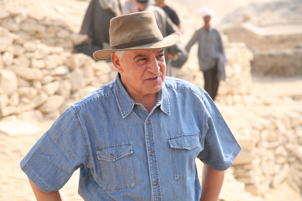 Renowned archaeologist Zahi Hawass has urged UNESCO and the Egyptian Ministry of Tourism and Antiquities to collaborate on recovering Egyptian artifacts from the British Museum. This appeal comes in response to the announcement that around 2,000 valuable items, including gold