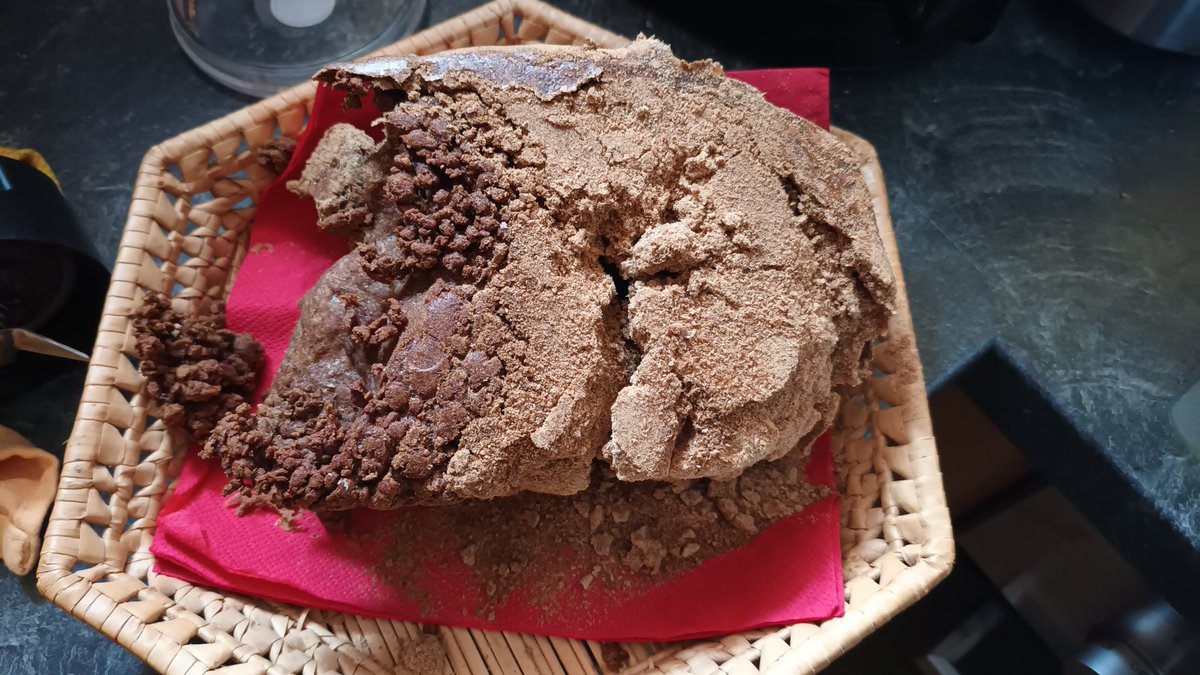 OnkelBarlow's tweet image. Hey @timfeldner ! Ich habe meine Brotbackmaschine das Rezept von gestern nachbacken lassen.

Das Brot: