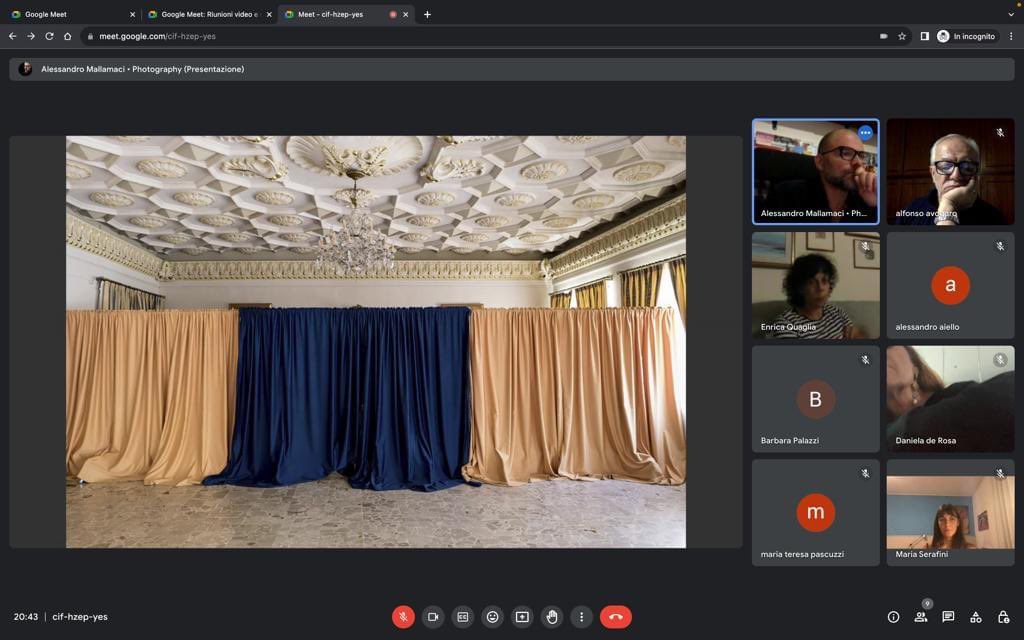 L’incontro online “Cosa devo guardare” con Alessandro Mallamaci è stato molto interessante, ringraziamo Alessandro per la sua professionalità e coinvolgimento e Maria per aver introdotto l’incontro!

Vi aspettiamo al sui workshop: more info 👉 grenzearsenalifotografici.com/alessandro-mal…