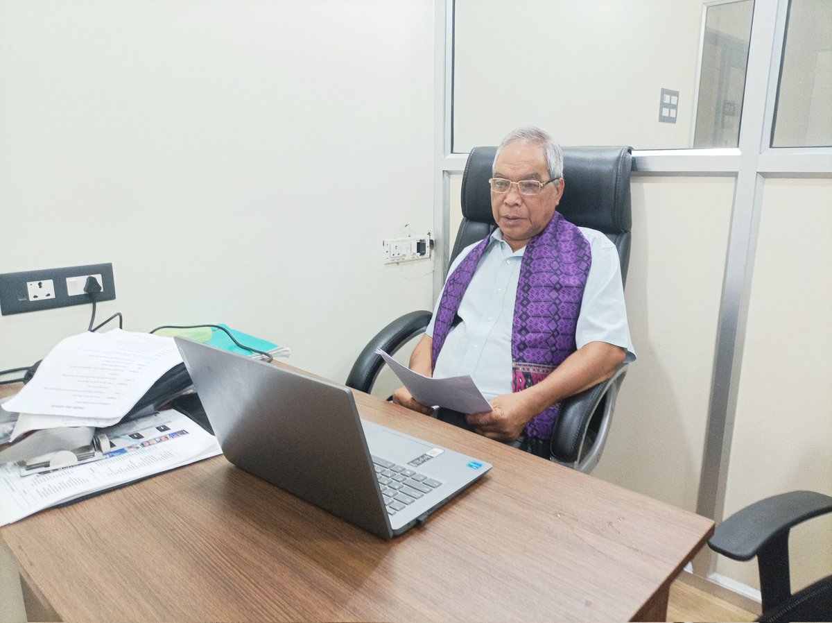 Thadou_TLF's tweet photo. Phat sotpi ana kibol talou "Thadou Class" chu athah beh in akipan kit tan ahi. Hiche hi Melbourne Thadou Baptist Church (MTBC) hon chapang hon Thadou pao ahetdiu khohsahna puma Thadou Linguistic Forum ho ahilsah-u ahi.

Chapang hon pao hetbenan nei taohen! https://t.co/ERsttbTBdd
