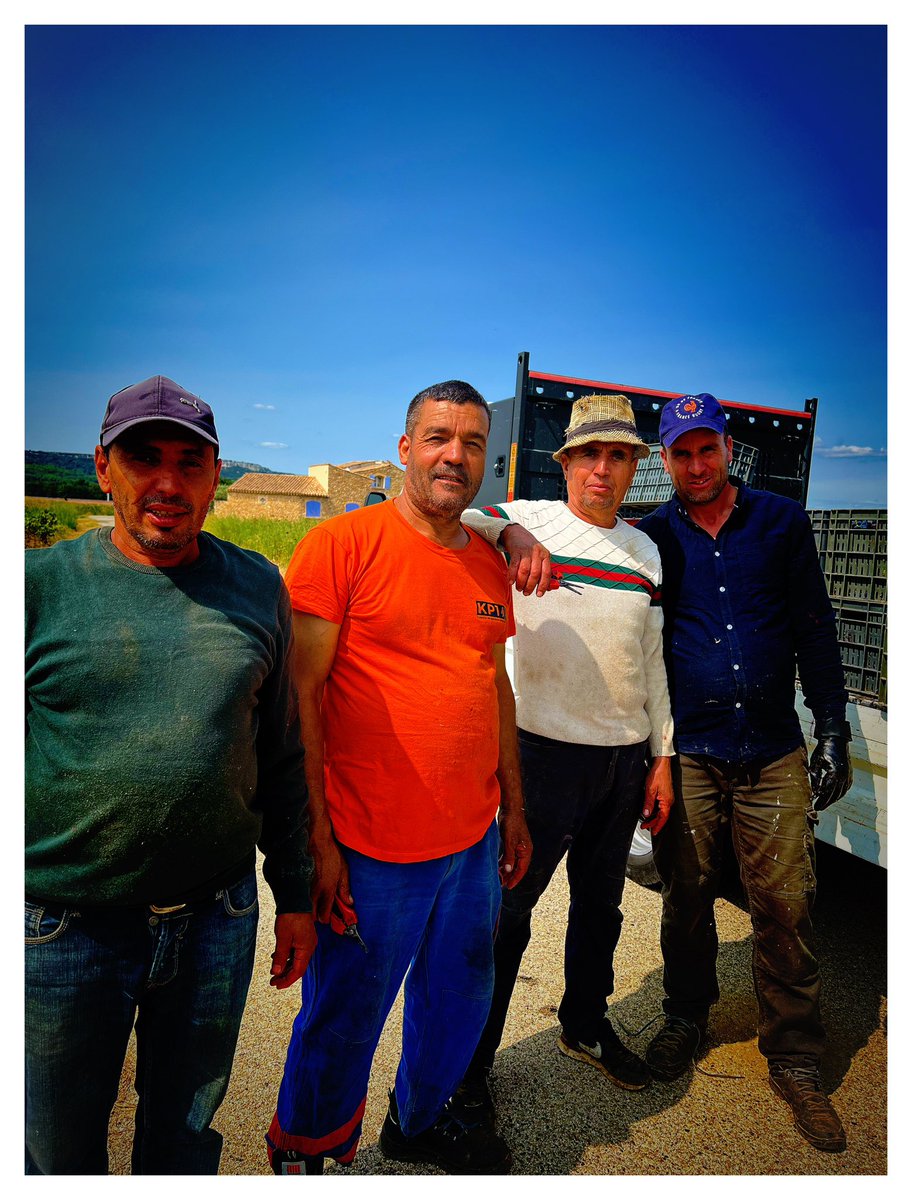 Mustafa (in orange) always insists on a photo when we finish . Amazing workers 🙏🏽