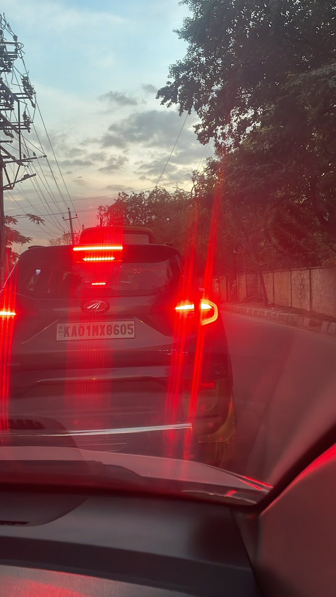 SteevanSaldana's tweet photo. From more than 2 hours vehicle not moving in #Bellandur #haralur #hsr #birlajunction #kudlu not even single traffic assistance available from @blrcitytraffic @alokkumar6994 @hsrltrafficps @bellandurutrfps @BangaloreMirror please put one traffic signal at #birlajunction https://t.co/sar6b0hNV1