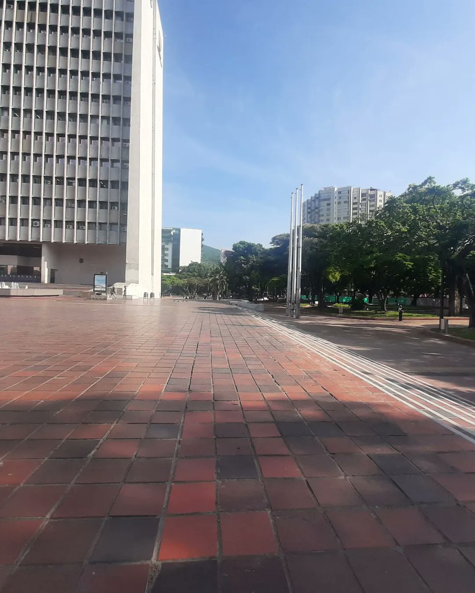 olpamelo17's tweet photo. Que bonito quedo a plazoleta del Cam, Esparamos que no la invadan https://t.co/qKIJKQx4e4