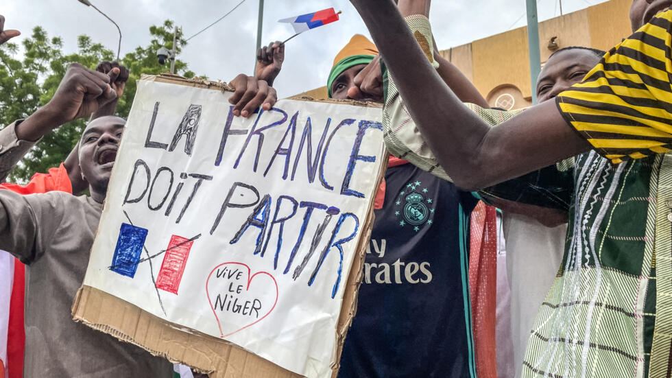 The military junta of #Niger has torn up a treaty on the military presence of French troops in the country. The junta demands that France withdraw its troops from the territory of Niger within a month.