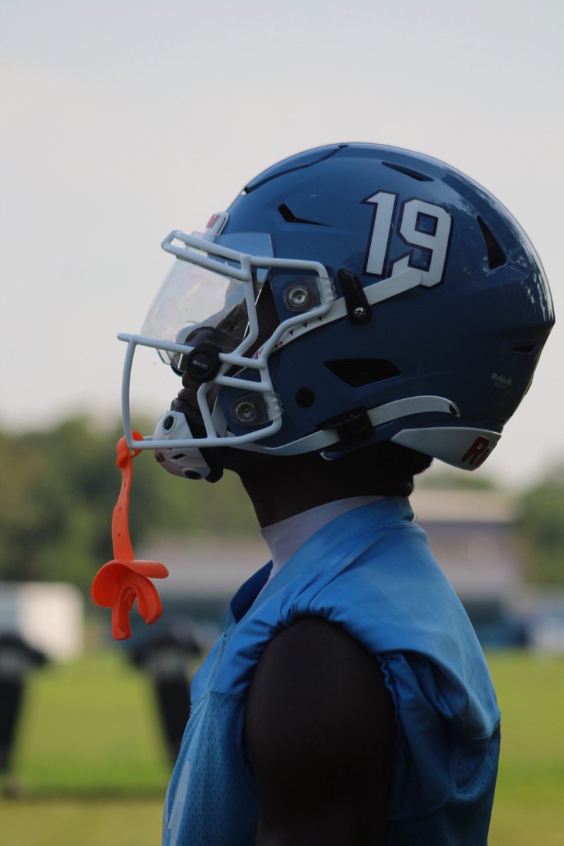 Saint Mary-of-the-Woods College Football tweet media