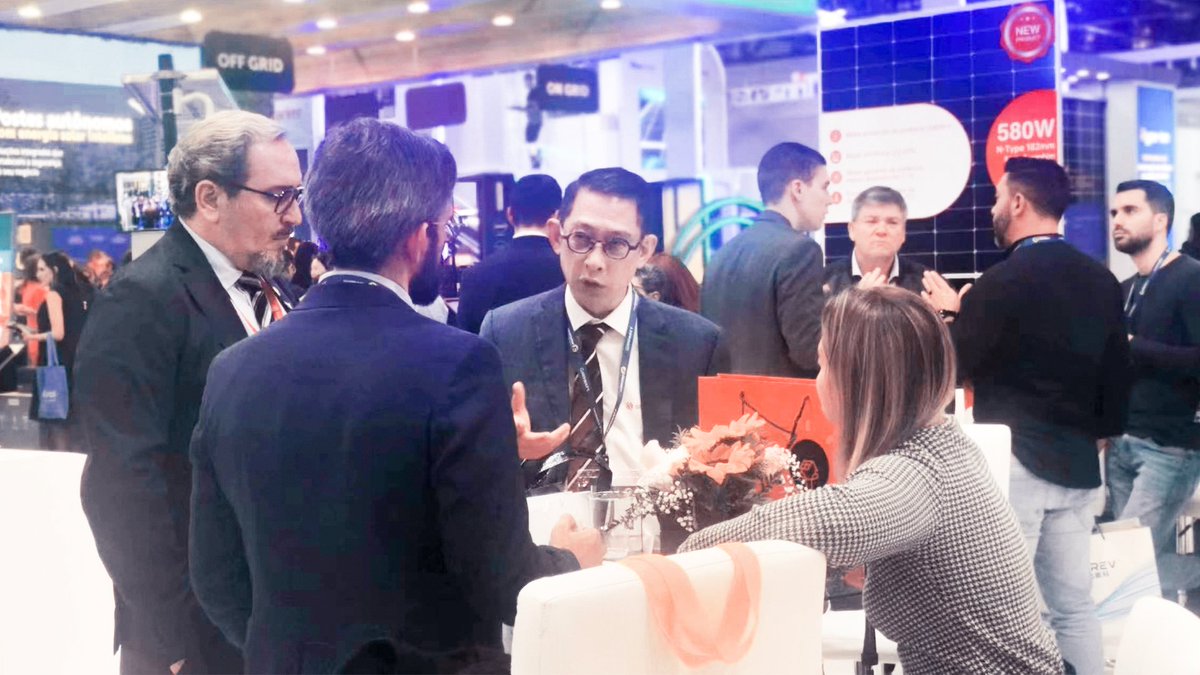 Seraphim_Energy's tweet photo. Our first day in #InterSolarSouthAmerica was a great success! We are thrilled to share these pictures with you all!🙌

#Seraphimenergy #exhibition #TOPCon #solar #module #Brazil https://t.co/iXGNj0pRLG