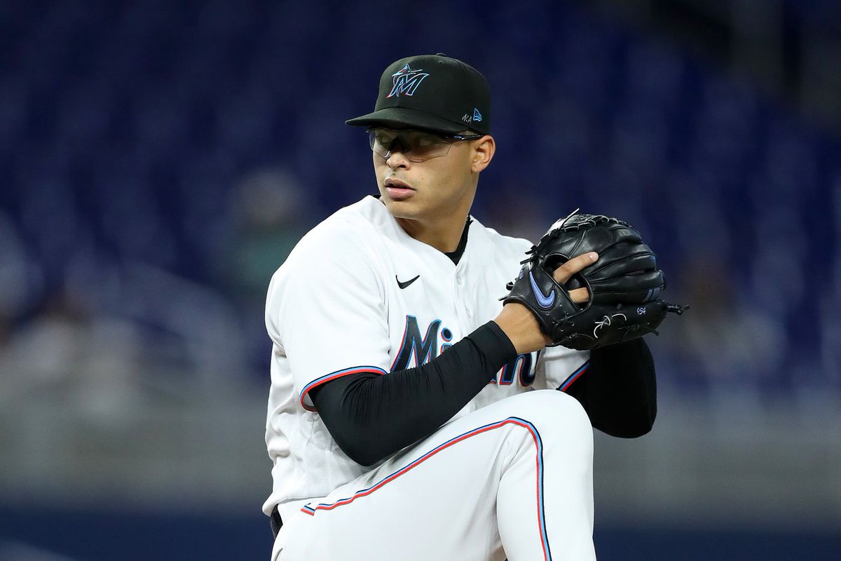 Parleysymas's tweet photo. #parleymas #datos #sigueme❤️ #buenavibra #ganador #beisbol #mlb #viral #parley_mas #datosparley #deportes @LosMarlins y @Brewers a ganar https://t.co/14JxlnCKf8