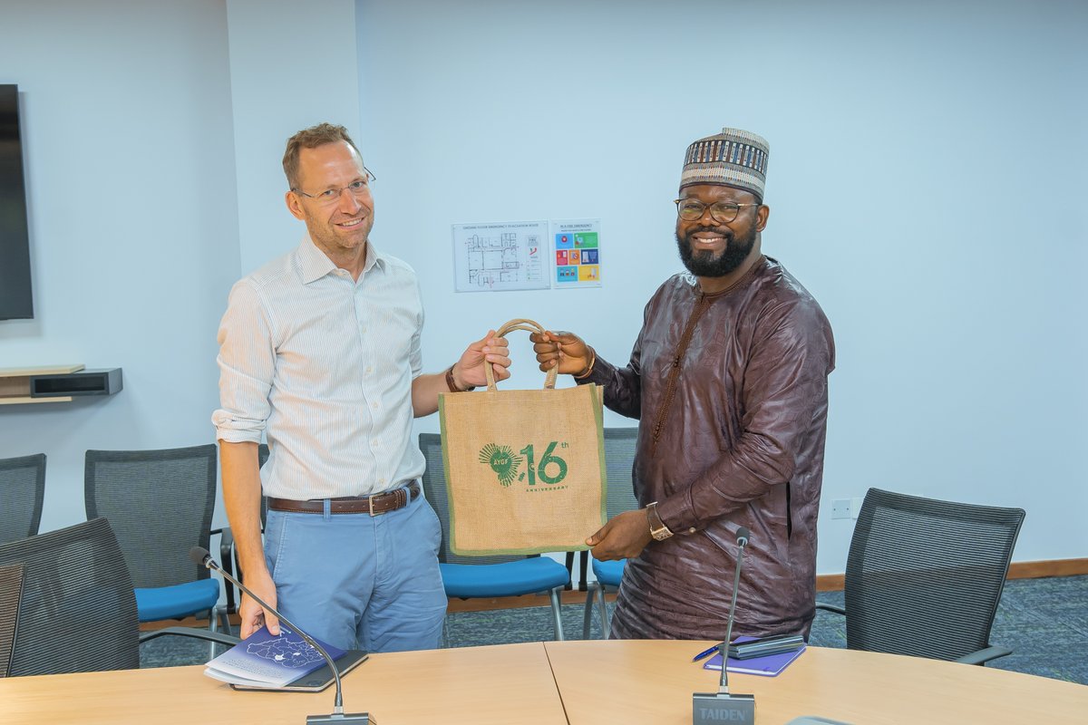 AromeSalifu_'s tweet photo. Still on the topic of #unemployment rate in Nigeria, I was delighted to be a guest at @WBG_Nigeria as we discussed on new innovations and ways to improve #poverty and unemployment in Nigeria.
It was indeed an insightful meeting.
#Partnership4Development https://t.co/fvNuny6Ts4