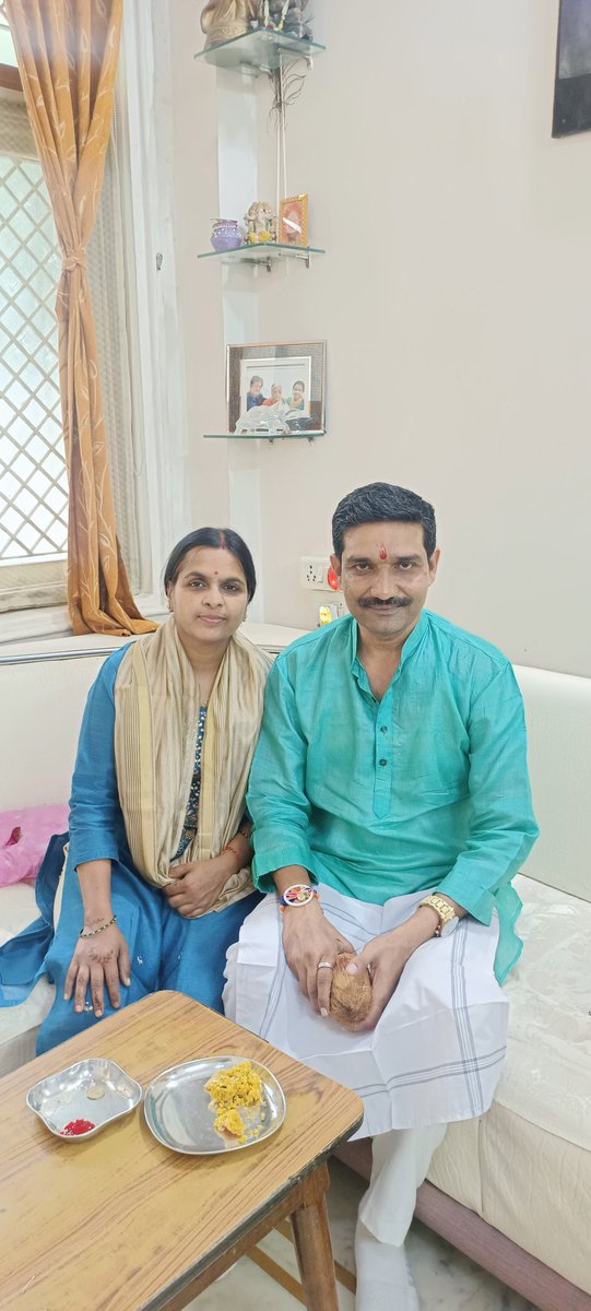 sferoz_k's tweet photo. My #23rd Rakhi, Sis #Sareeka tied on my wrist,Not only thread but affection and commitment between Sis n Bro
#RakshaBandhan https://t.co/nKoA72UfKw