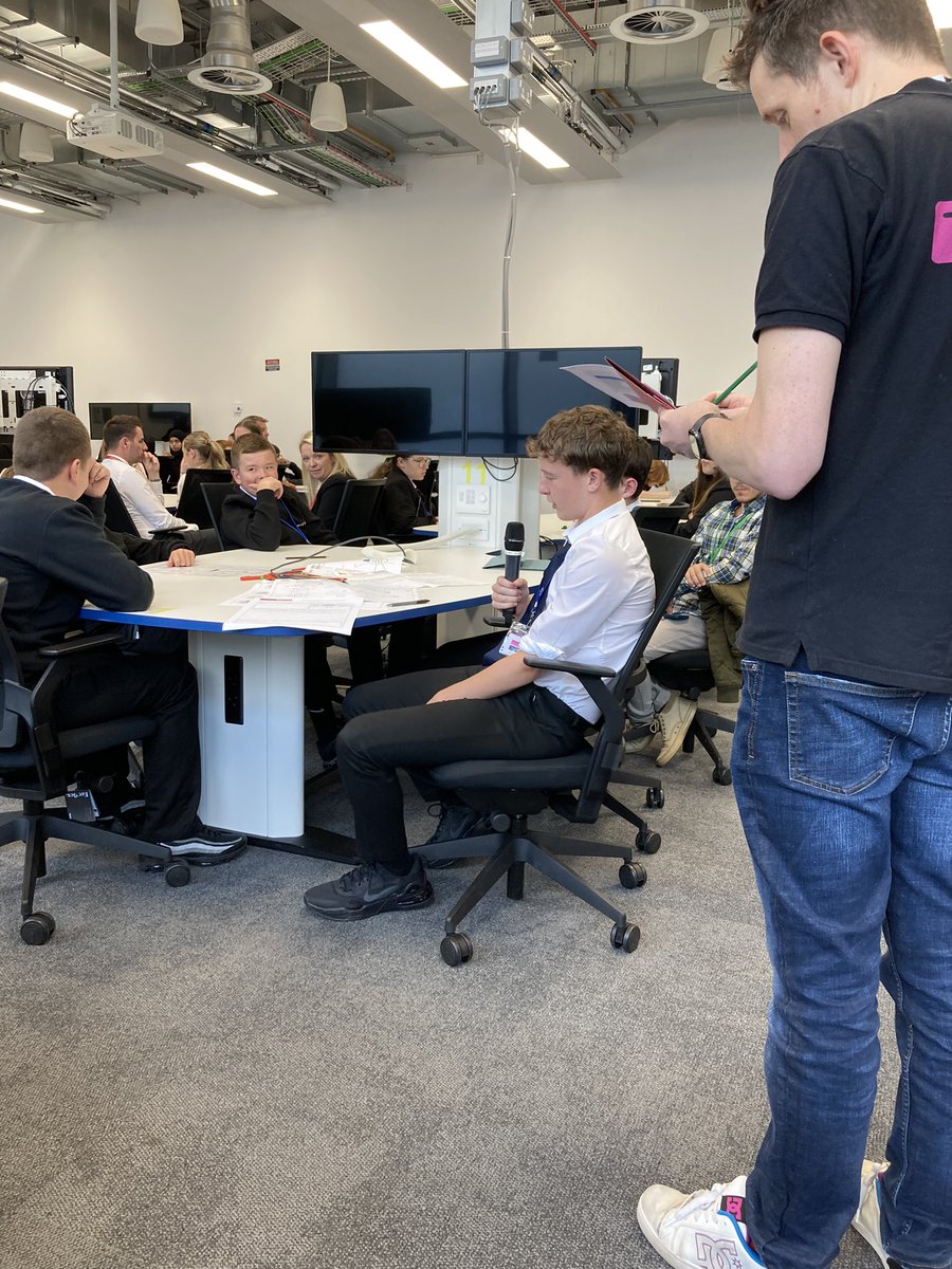 TechNDHS's tweet image. @techNDHS the team presenting their ideas at the @teentechfest