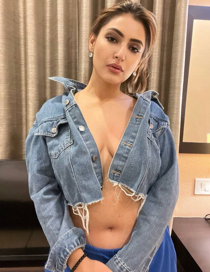 F4xb3-rXYAAJQwz?format=jpg&name=900x900