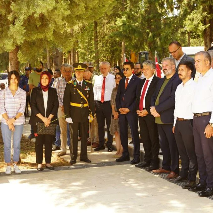 Kirikhan_3131's tweet photo. 30 Ağustos Zafer Bayramı dolayısıyla Kırıkhan İlçe Milli Eğitim Müdürümüz Sayın Kemal CEYLAN, ilçe kaymakamımız Sayın Fikret DAĞ ve ilçe protokolü ile birlikte Kırıkhan Şehitliği'mize ziyarette bulundu.
#Ruhlarışadolsun🇹🇷 https://t.co/GHSxfRw6hb