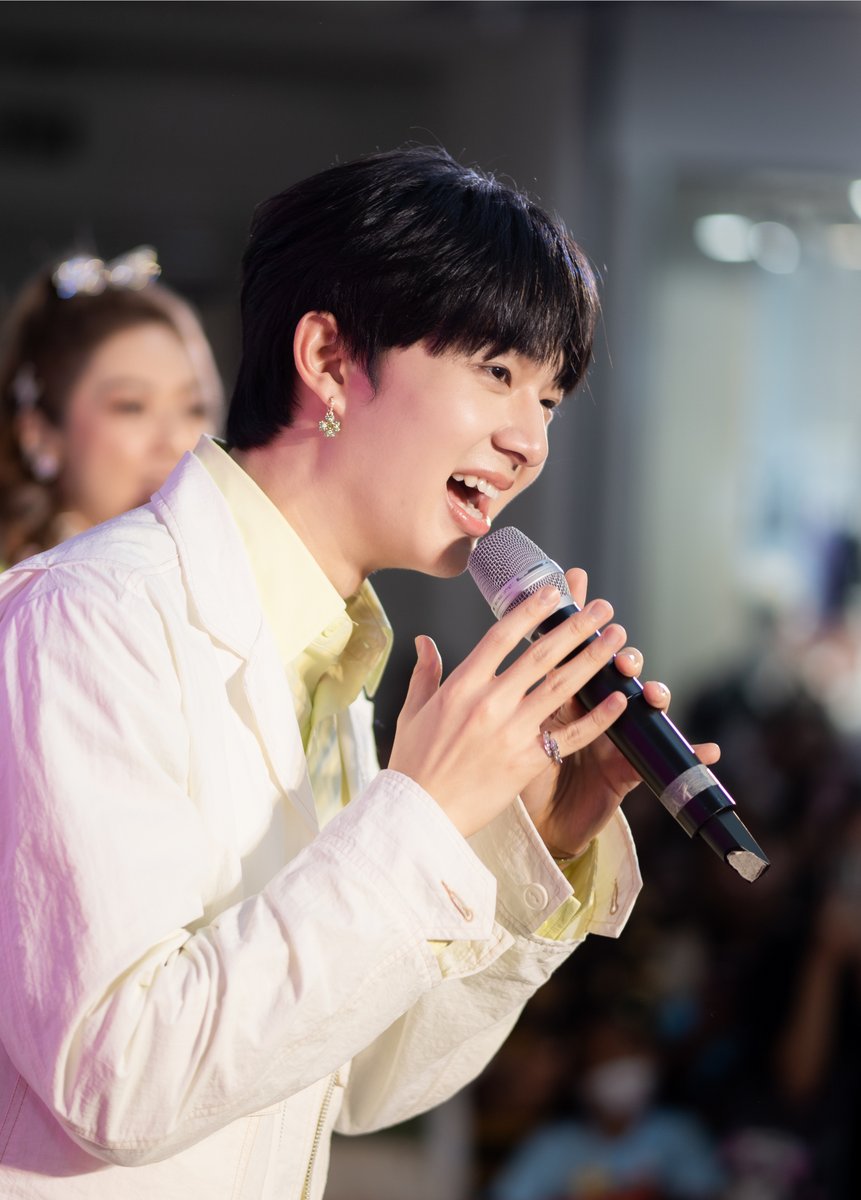 WatsonsThailand's tweet photo. กุมใจให้มั่น 😻แจกรูปนุนิว @CwrNew แมวจิ๋ว 😆จากงาน #WatsonsClubDayxNunew #NuNew #ซนซน https://t.co/1o170K1FlR