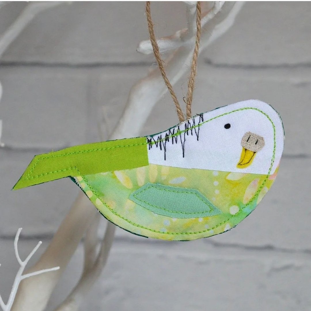 Feeling tropical ☀️🦜

#budgie #tropical #tropicalbird #summer #green #greenbudgie #handmade #sewing #illustration #decoration  #walldecor #etsy #etsyseller #eviealicedesigns