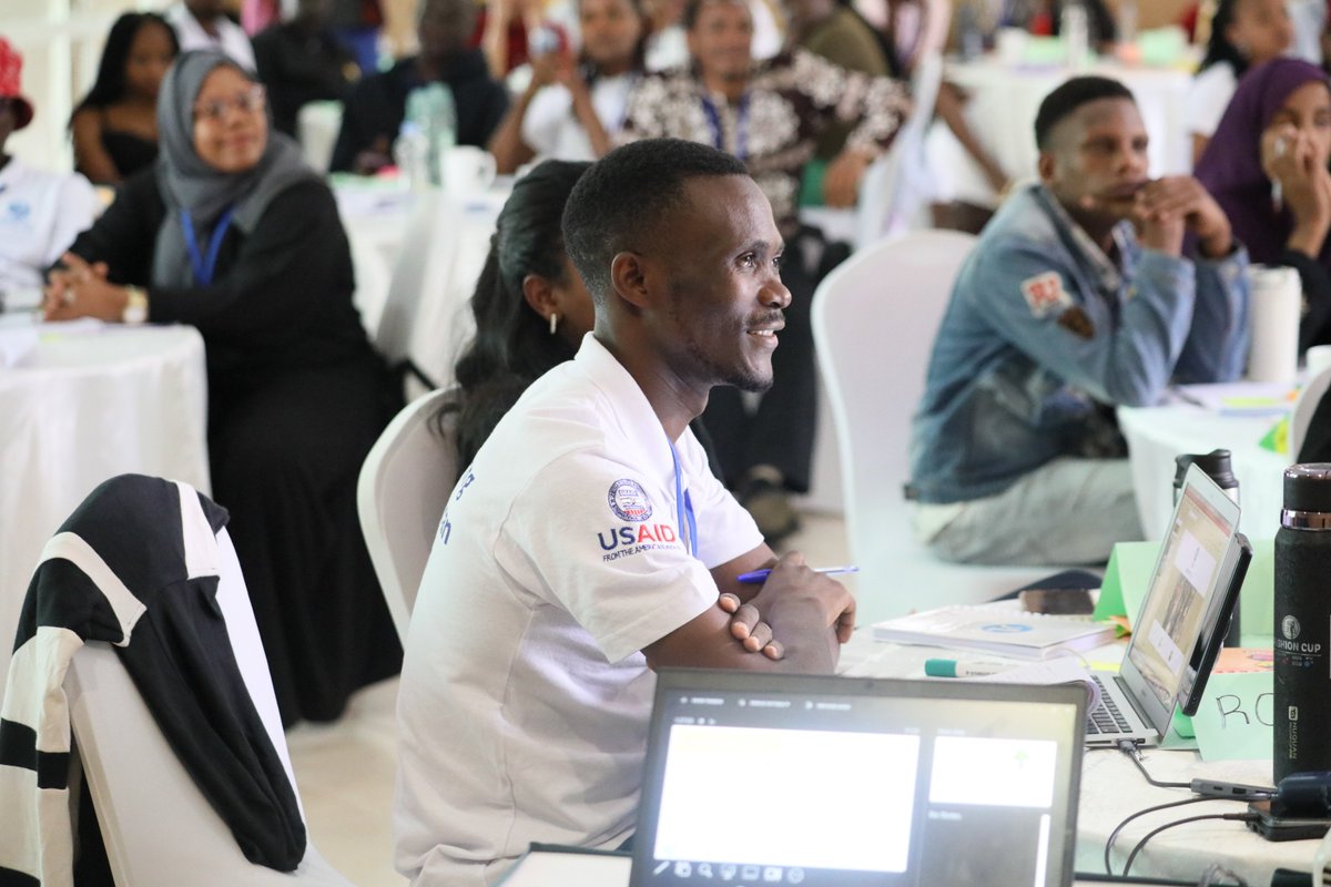 Cohort 52 participants having an inspiring leadership session with @YALIRLCEA Chief of Party Dr. George Kosimbei.
 #MyDayInYALIRLCEA #YALIimpact
<a href="/USAIDKenya/">USAID Kenya</a>
<a href="/KenyattaUni/">Kenyatta University #ExperienceKU</a>
<a href="/YALINetwork/">YALI Network</a>