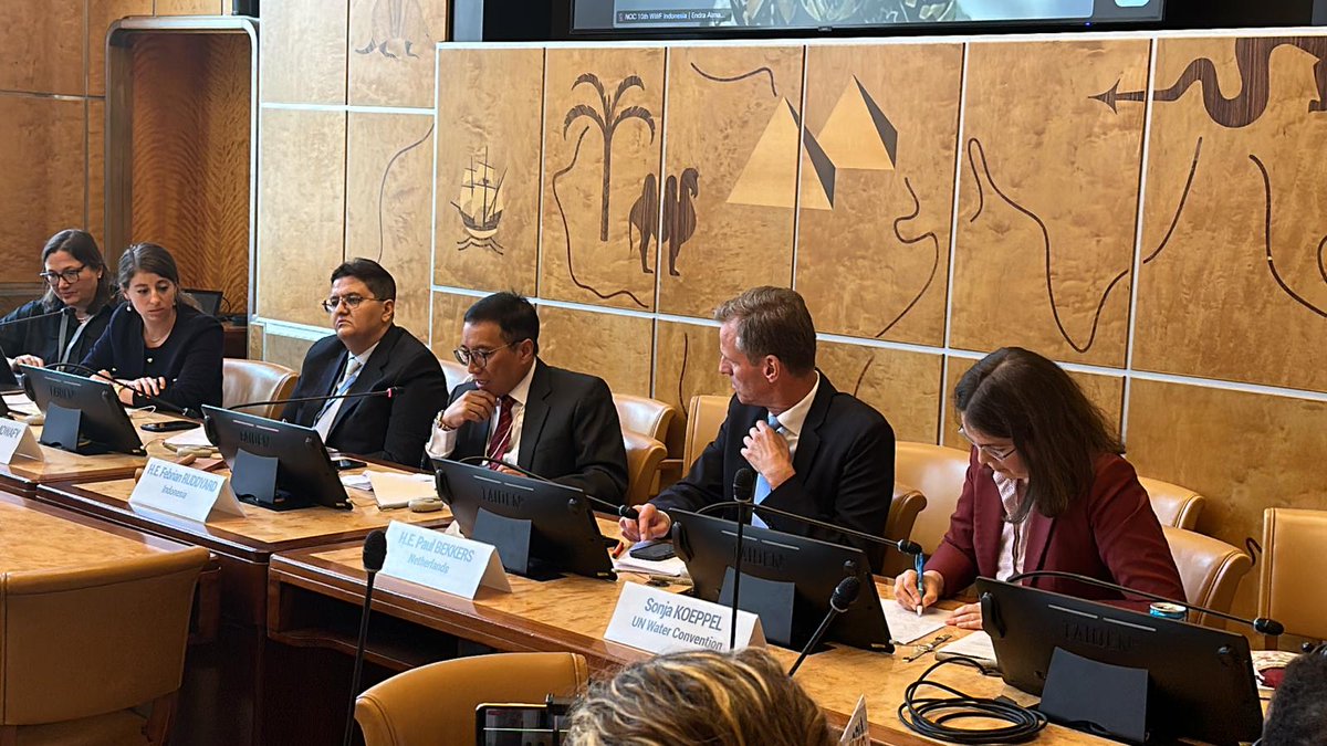 <a href="/NouraKayal/">Noura Kayal</a> <a href="/WWaterForum10/">10th World Water Forum</a> <a href="/IndonesiaGeneva/">Indonesian Mission Geneva</a> <a href="/PMEgypt_Geneva/">Permanent Mission of Egypt in Geneva 🇪🇬 🇺🇳</a> <a href="/NLinGeneva/">Netherlands Mission in Geneva</a> <a href="/GenevaWaterHub/">Geneva Water Hub</a> <a href="/SRWatSan/">Pedro Arrojo Agudo, UN Special Rapporteur</a> <a href="/WMO/">World Meteorological Organization</a> <a href="/UN_Water/">UN-Water</a> <a href="/WHO/">World Health Organization (WHO)</a> <a href="/COP27P/">COP27</a> <a href="/UNECE_Water/">Water Convention & Protocol on Water and Health</a> <a href="/UNECE/">UNECE</a> From highlighting #hygiene and source-to-sea management, panelists underscored the continued need to see #water issues in a holistic manner, "finding connectivity beyond complementarity".