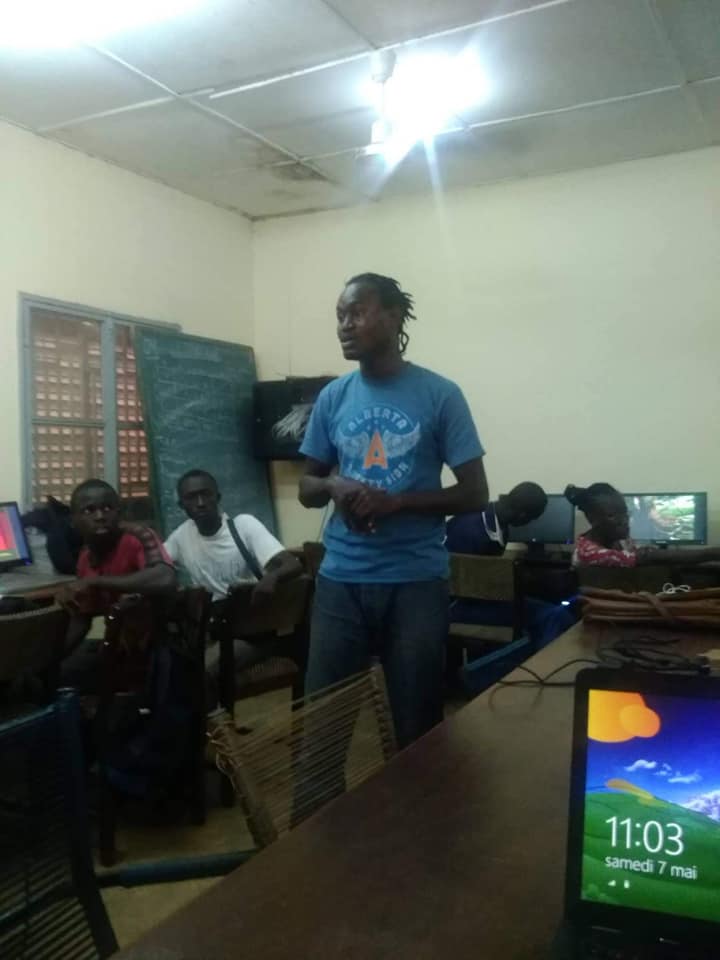 amkulel's tweet photo. SOUVENIR - 30 Avril 2016 : 1er blog camp de la communauté des blogueurs du Mali - "Doniblog". J'avais eu le plaisir de présenter le premier session de formation sur : création, management et référencement d'un blog sur Wordpress https://t.co/xfuBcsqUDo