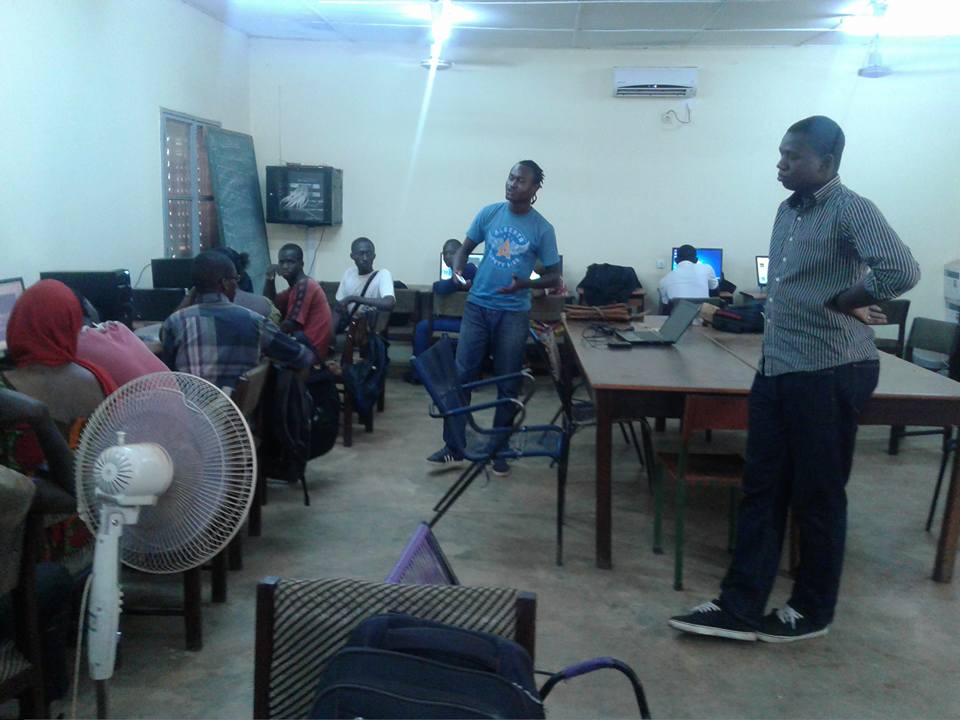 amkulel's tweet photo. SOUVENIR - 30 Avril 2016 : 1er blog camp de la communauté des blogueurs du Mali - "Doniblog". J'avais eu le plaisir de présenter le premier session de formation sur : création, management et référencement d'un blog sur Wordpress https://t.co/xfuBcsqUDo