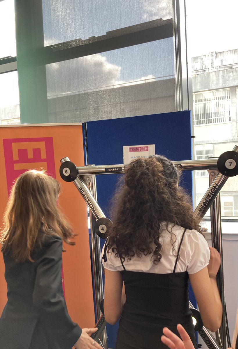 TechNDHS's tweet image. Fast reactions @teentechfest