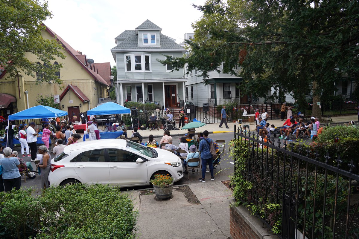 PLGHC_'s tweet image. 🎉 What an incredible day at the Fenimore Street block party! 🥳✨ We want to express our heartfelt gratitude to each and every one of you who came out to join in the fun and make it such a smashing success! Your energy and enthusiasm truly made this event unforgettable. 🙌🏼🎈