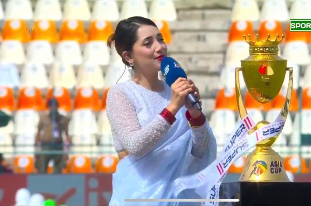 Love this Nepali singer .She is looking Amazing representing her culture .
Aima Baig should also dressed up something traditional. #AsiaCup2023 #PAKvNEP