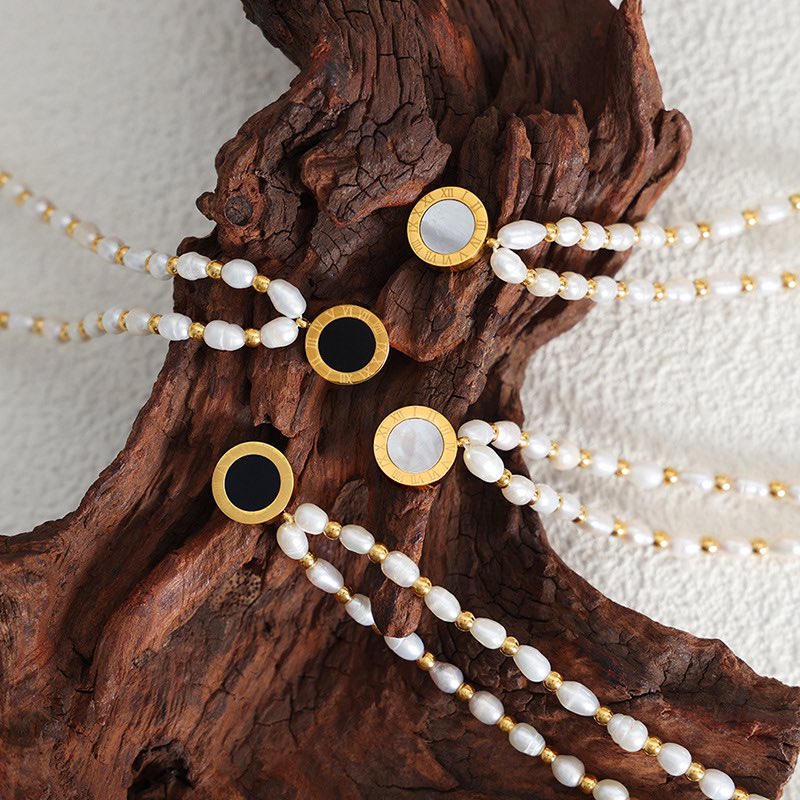 BubbleEJJewelry's tweet photo. Natural Pearl Necklace. This fabulous layered look just dropped on our website in our Link Series! 

🛍️Shop now and enjoy great discounts!
BUY 2 GET 20% OFF, BUY 3+ GET 25% OFF

💎Shop in our online store👇
https://t.co/r4e9pNi2FJ

#pearls #bracelet #jewelry 
#earrings #Gorgeous https://t.co/xl5xHEDS9b