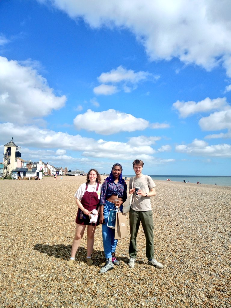 What an inspiring creative retreat to The Red House, Aldeburgh a few weeks ago, finishing off our pieces for National Youth Choir. 🌞🌞

So excited to record all four new compositions this weekend, for release @nmcrecordings January 2024! 💿🎶

@natyouthchoir @BrittenPears