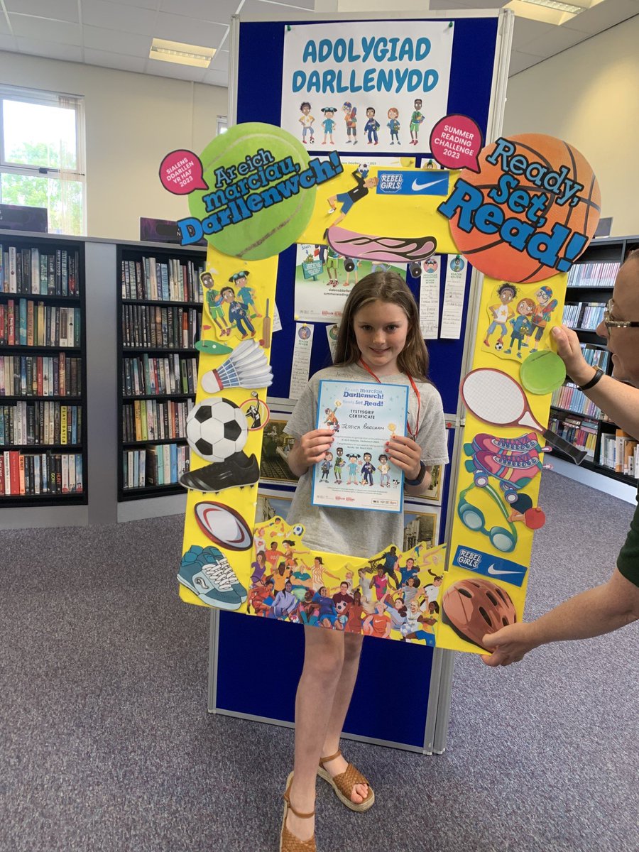Llyfrgell y Coed Duon 📚 Blackwood Library tweet media