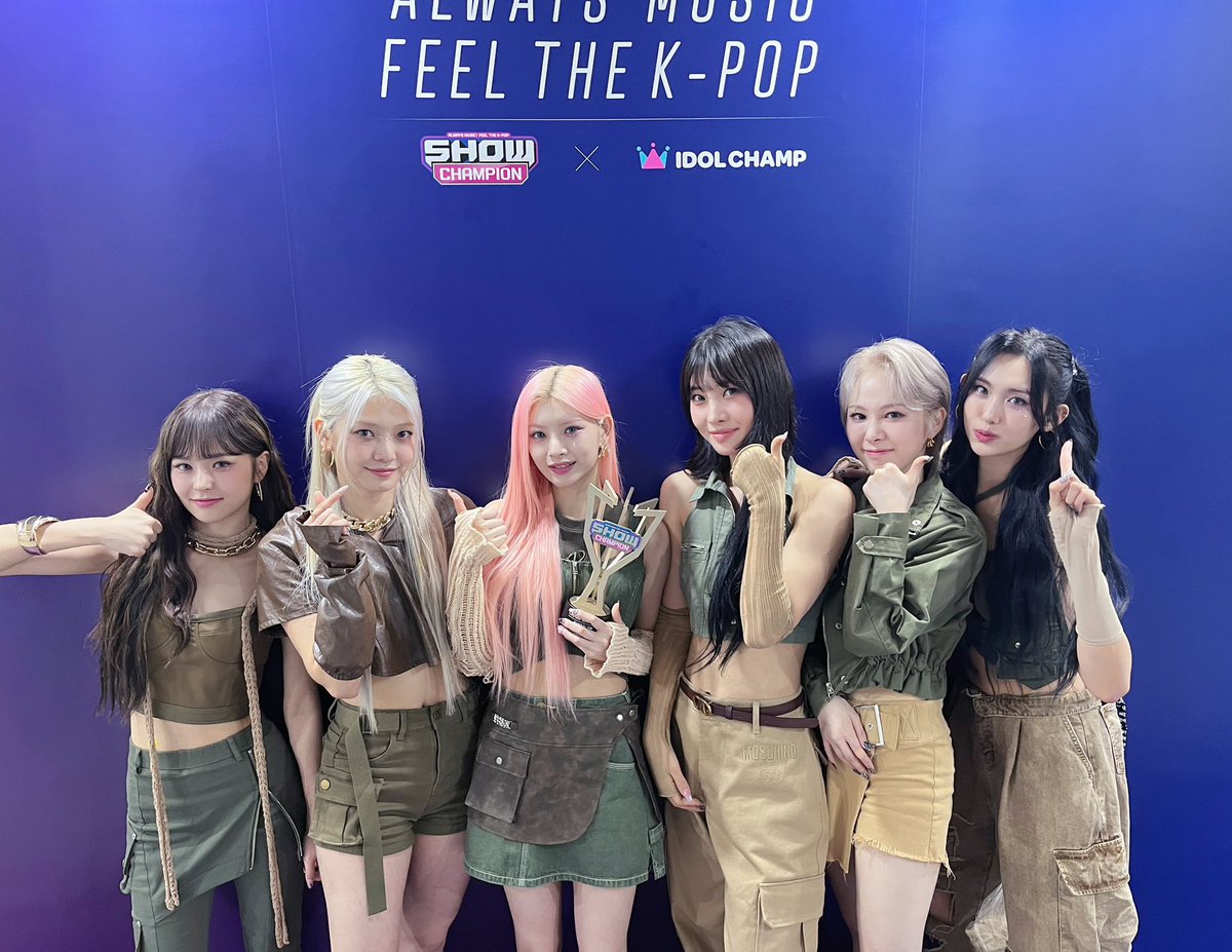 showchampion1's tweet image. 8월 30일 쇼챔피언 ‘챔피언송’은?!
EVERGLOW(에버글로우)의 &amp;lt;SLAY&amp;gt; 입니다!
Further 미지의 세계 밝혀줄게 샹들리에 ✨
더 높이 올라가 멀리 날 EVERGLOW의
챔피언송 수상을 진심으로 축하드립니다💜
