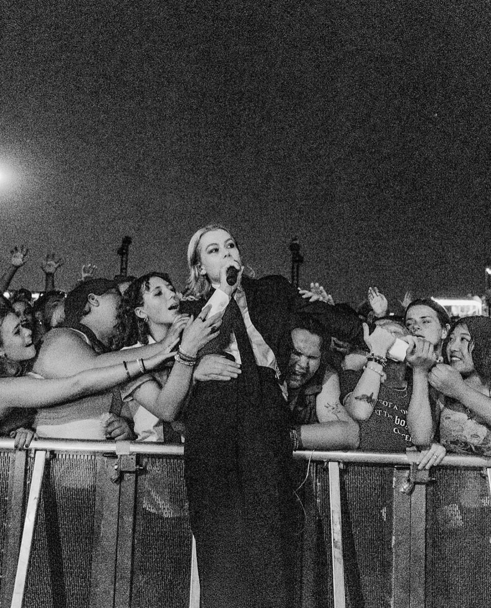 boygeniussource's tweet photo. Phoebe via Instagram, photo taken by saladjockey on ig https://t.co/fEFp3FRLQ6