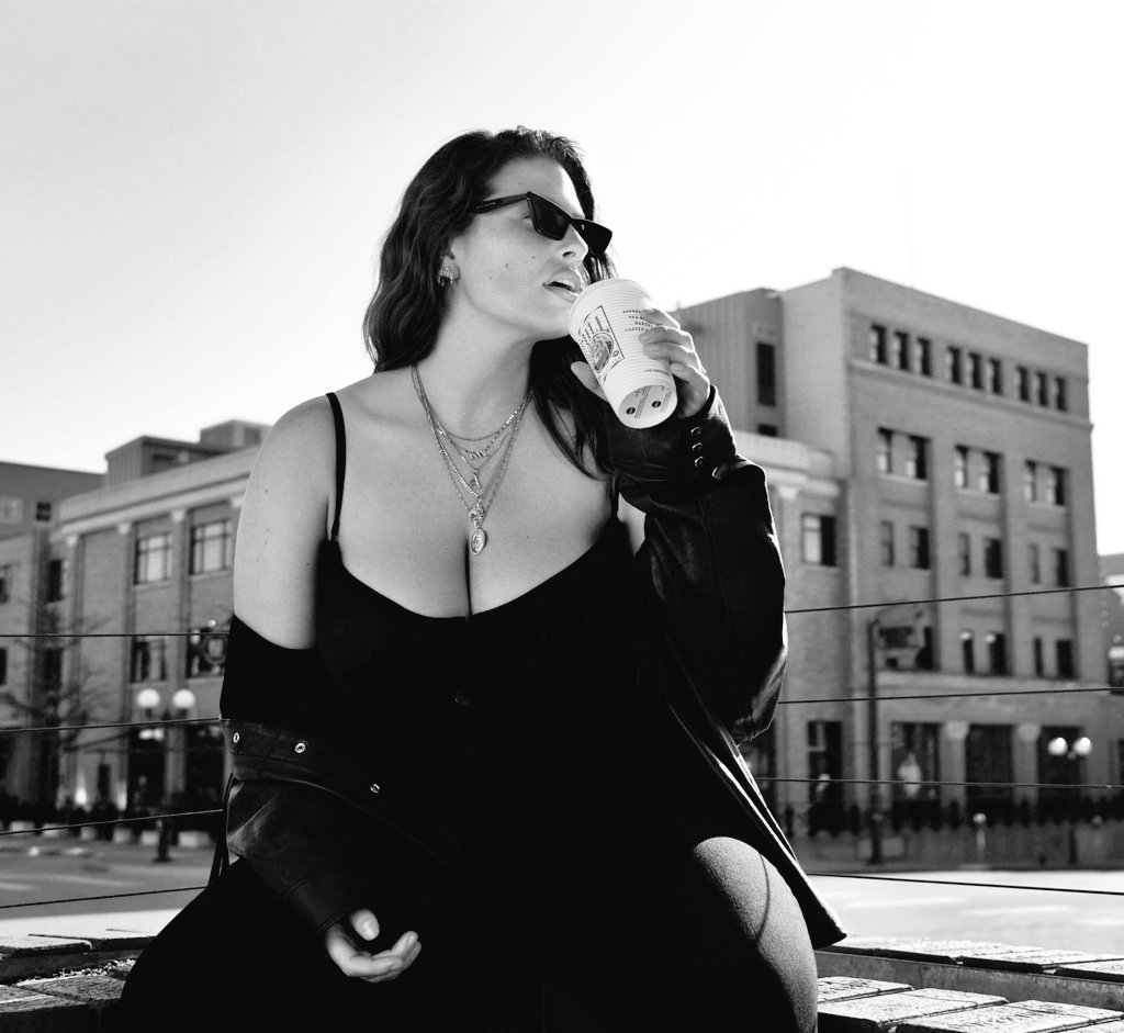 acuervomont's tweet photo. #FelizMiércoles #café
#CurvySummer https://t.co/G3N7qppFsV