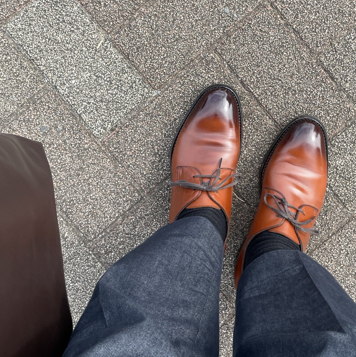 FREEBIRD_NARROW's tweet image. 久しぶりに仕事で外出。
暑いし服装考えるのが面倒なので最近はこの組み合わせが多い。ある程度寒くなればスーツかな。

なお行先が大体工場なのでパンプスは危険⚠️

#respectable 
#itoix 
#エスエッセンシャルズ