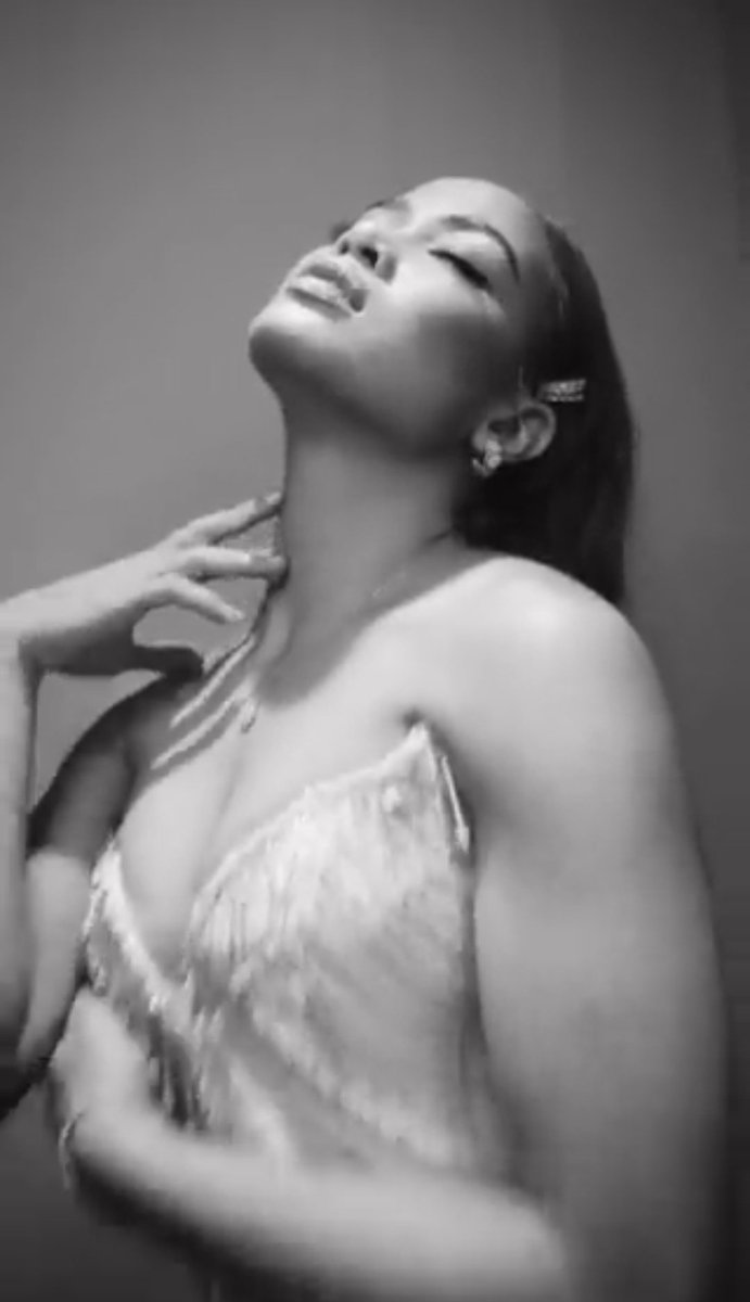 Jema, you can step on me nonstop and won't even complain! Myghaaad 🥵✨